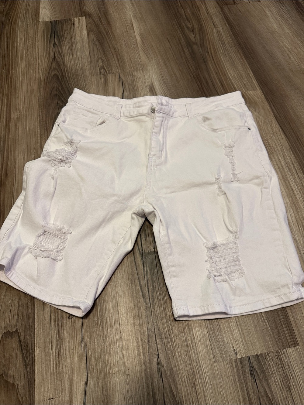 Men's White Distressed Flat-Front Shorts